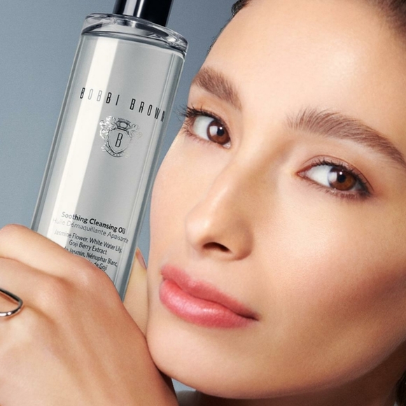 BOBBI BROWN SOOTHING CLEANSING OIL FACE CLEANSER. - Picture 6 of 14